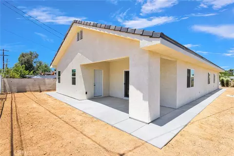Exterior - 16443 Pine St, Hesperia, CA 92345 photo 8 of 8