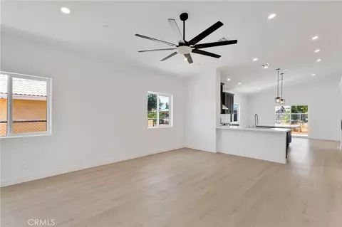 Living - 16443 Pine St, Hesperia, CA 92345 photo 4 of 5