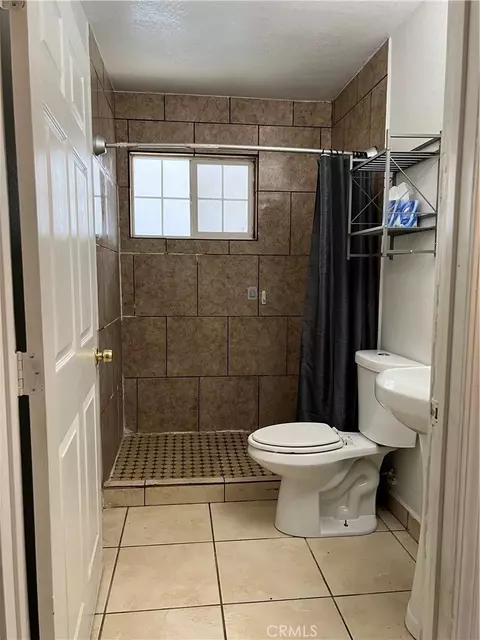 Bath - 8928 Date, Fontana, CA 92335 photo 1 of 1