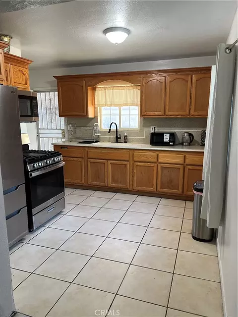 Kitchen - 8928 Date, Fontana, CA 92335 photo 2 of 2