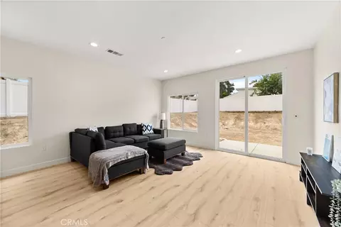 Living - 9263 Duncan Ave, Riverside, CA 92503 photo 1 of 2