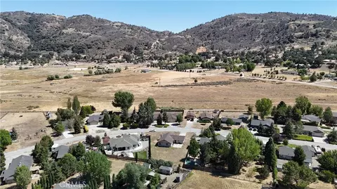 View/Area - 30001 Caddy Ln, Tehachapi, CA 93561 photo 1 of 7