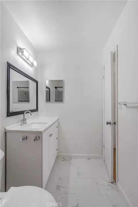 Bath - 30001 Caddy Ln, Tehachapi, CA 93561 photo 1 of 6