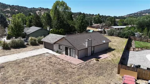 View/Area - 30001 Caddy Ln, Tehachapi, CA 93561 photo 7 of 7