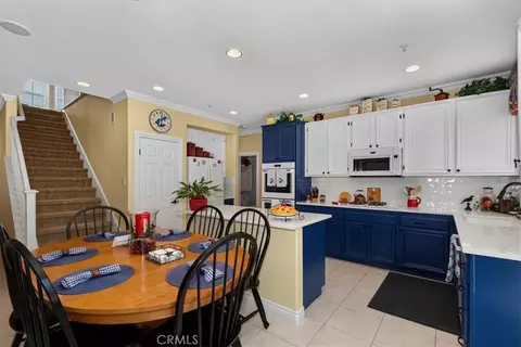Kitchen - 16595 Almaden, Fontana, CA 92336 photo 2 of 5