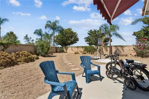 Exterior - 7174 Oregon St, Fontana, CA 92336 photo 4 of 5