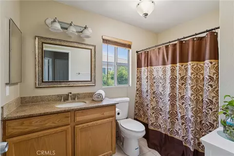 Bath - 7174 Oregon St, Fontana, CA 92336 photo 2 of 3