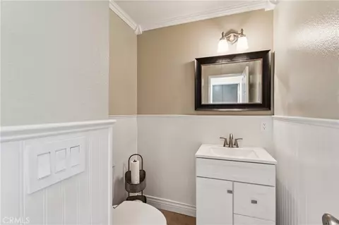 Bath - 7174 Oregon St, Fontana, CA 92336 photo 1 of 3