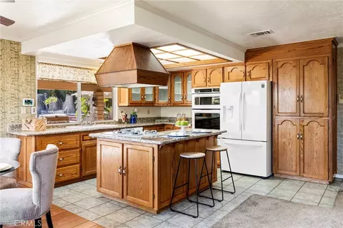 Kitchen - 1795 N Shamrock, Upland, CA 91784 photo 1 of 1