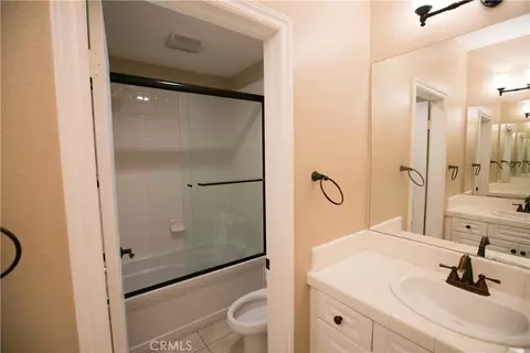 Bath - 129 Chantilly, Irvine, CA 92620 photo 2 of 4