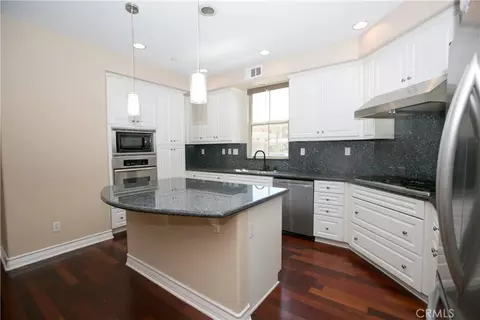 Kitchen - 129 Chantilly, Irvine, CA 92620 photo 4 of 6