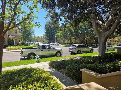 Exterior - 129 Chantilly, Irvine, CA 92620 photo 5 of 8
