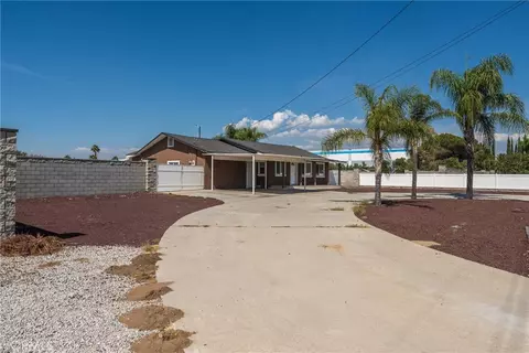 10674 Locust Ave, Bloomington, CA 92316 photo 2