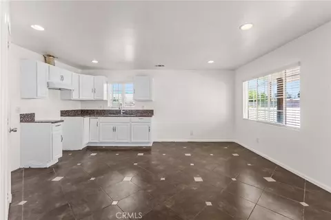 10674 Locust Ave, Bloomington, CA 92316 photo 8