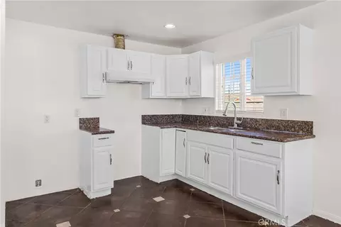 10674 Locust Ave, Bloomington, CA 92316 photo 10