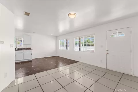 10674 Locust Ave, Bloomington, CA 92316 photo 7