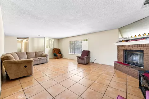 Living - 15072 Orange St, Hesperia, CA 92345 photo 1 of 2