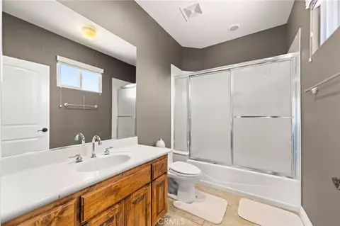 Bath - 38136 Butterfly Ct, Yucaipa, CA 92399 photo 4 of 5