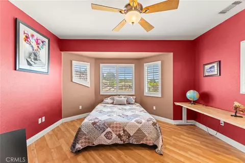 Bedroom - 38136 Butterfly Ct, Yucaipa, CA 92399 photo 6 of 7