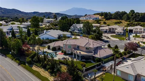View/Area - 38136 Butterfly Ct, Yucaipa, CA 92399 photo 7 of 10