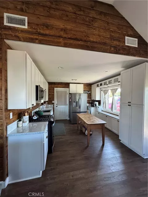 Kitchen - 1827 E Citrus, Redlands, CA 92374 photo 3 of 5