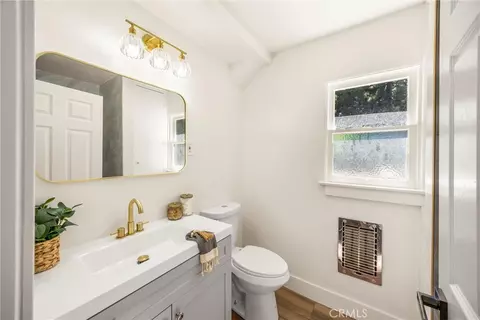 Bath - 797 W W Vlg, Crestline, CA 92325 photo 1 of 4