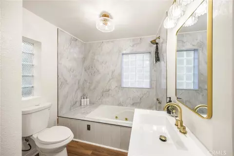 Bath - 797 W W Vlg, Crestline, CA 92325 photo 2 of 4