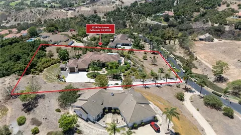 View/Area - 2224 Dos Lomas, Fallbrook, CA 92028 photo 3 of 4