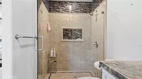 Bath - 144 Laurel Ave, Brea, CA 92821 photo 4 of 4