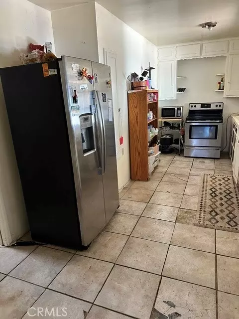 Kitchen - 35057 Avenue A, Yucaipa, CA 92399 photo 2 of 3