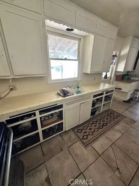 Kitchen - 35057 Avenue A, Yucaipa, CA 92399 photo 3 of 3