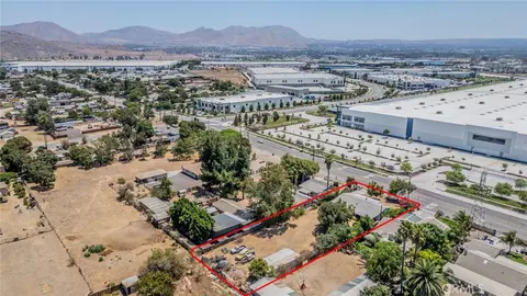 19384 El Rivino Rd, Riverside, CA 92509 photo 28