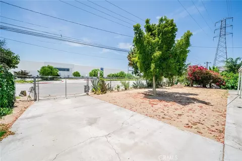 19384 El Rivino Rd, Riverside, CA 92509 photo 2