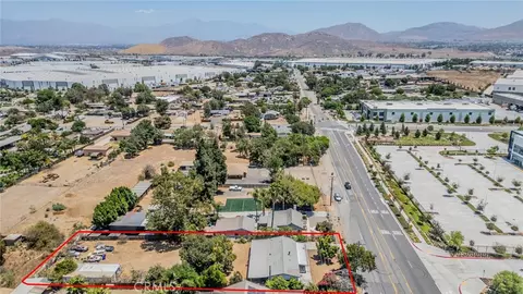 19384 El Rivino Rd, Riverside, CA 92509 photo 27