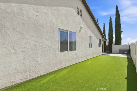 Exterior - 8935 Hydrangea, Hesperia, CA 92344 photo 6 of 6