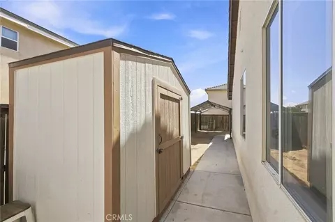 Entry Way - 8935 Hydrangea, Hesperia, CA 92344 photo 4 of 4