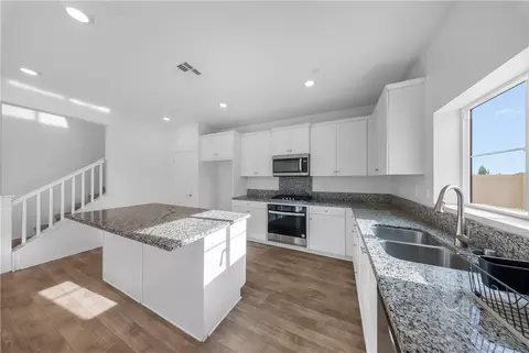 Kitchen - 11633 Ford St, Beaumont, CA 92223 photo 1 of 1