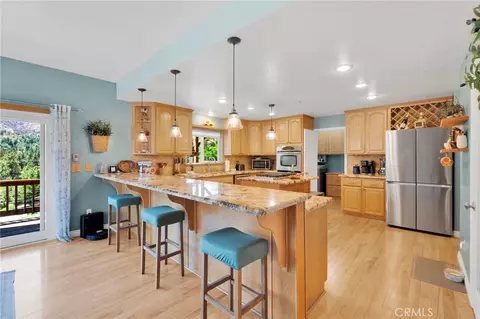 Kitchen - 6284 Apple Vis, Wrightwood, CA 92397 photo 1 of 6