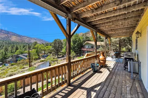 Exterior - 6284 Apple Vis, Wrightwood, CA 92397 photo 7 of 17