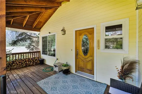 Exterior - 6284 Apple Vis, Wrightwood, CA 92397 photo 6 of 17