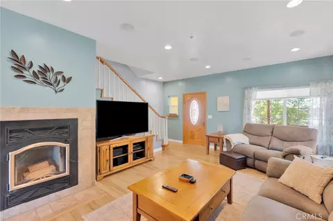 Living - 6284 Apple Vis, Wrightwood, CA 92397 photo 2 of 3