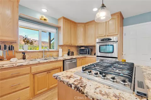 Kitchen - 6284 Apple Vis, Wrightwood, CA 92397 photo 6 of 6