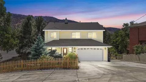 Exterior - 6284 Apple Vis, Wrightwood, CA 92397 photo 2 of 17