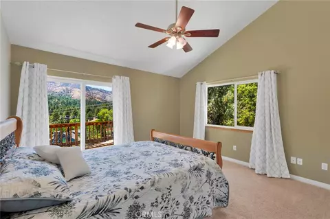 Bedroom - 6284 Apple Vis, Wrightwood, CA 92397 photo 3 of 4