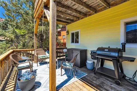 Exterior - 6284 Apple Vis, Wrightwood, CA 92397 photo 9 of 17