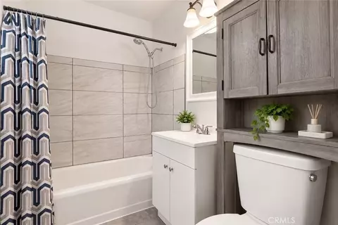 Bath - 249 W Morgan, Rialto, CA 92376 photo 4 of 4