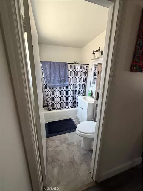 Bath - 249 W Morgan, Rialto, CA 92376 photo 5 of 6