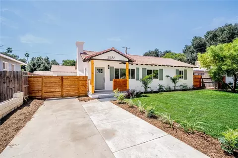 Exterior - 2586 Prospect Ave, Riverside, CA 92507 photo 2 of 4