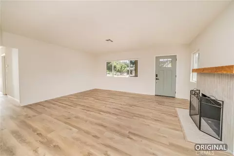Living - 2586 Prospect Ave, Riverside, CA 92507 photo 2 of 6