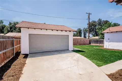 Exterior - 2586 Prospect Ave, Riverside, CA 92507 photo 1 of 4